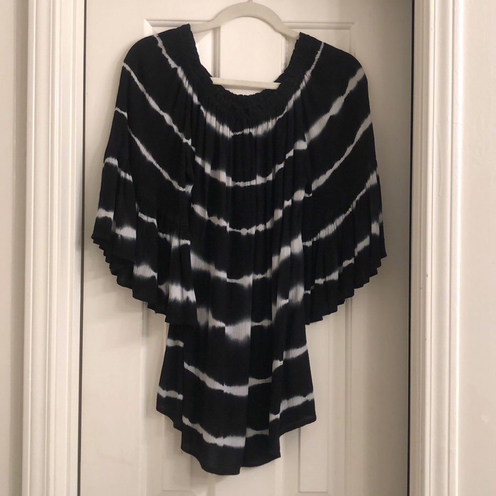 Black and White Off the shoulder top